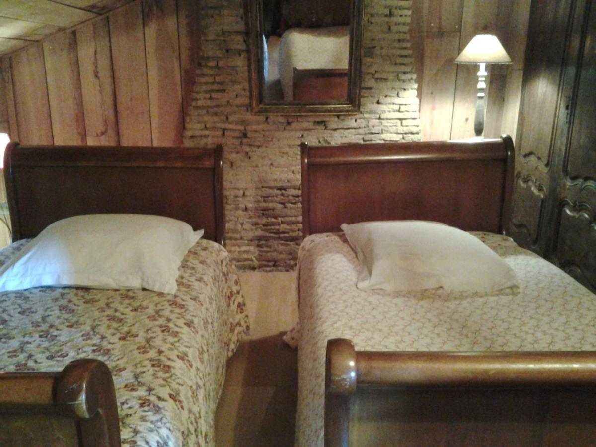 Les Hotes Des Guillemets Laglorieuse 외부 사진